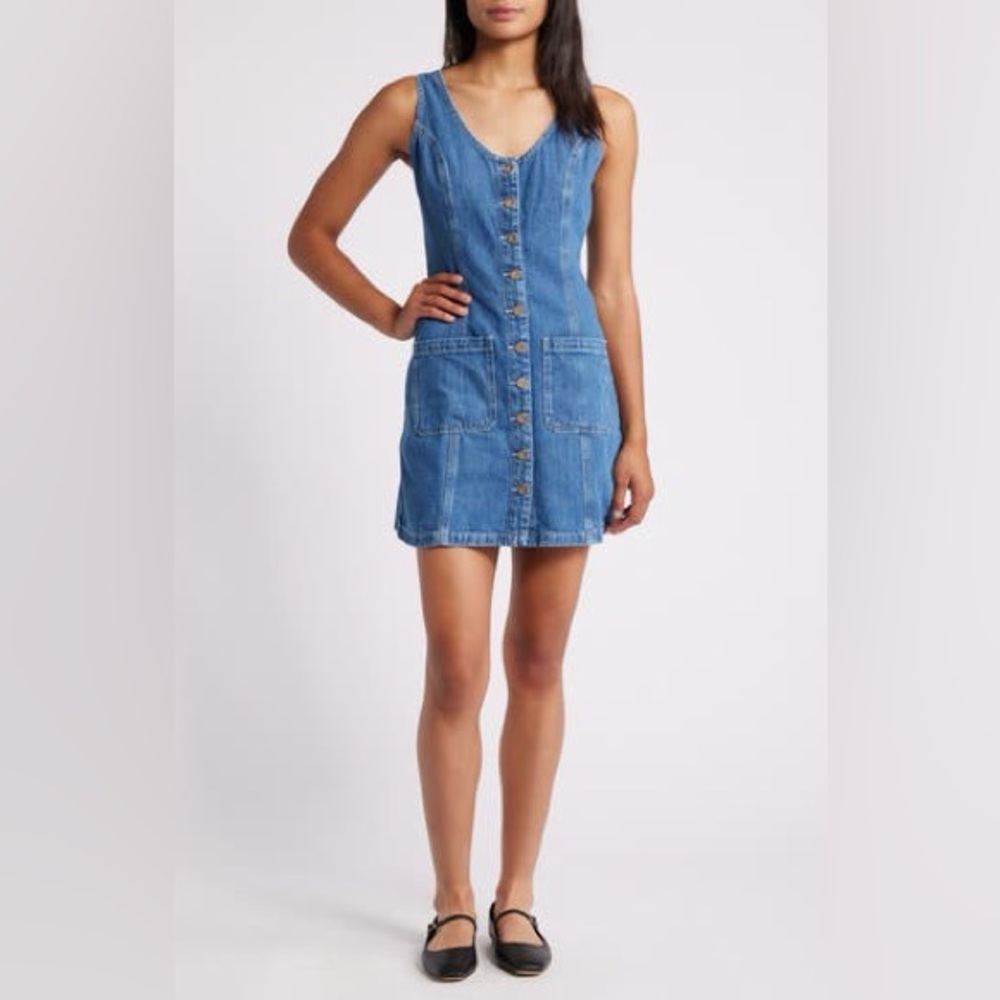 Sleeveless Button-Front Denim Dress in Blue - Picture 2 of 6